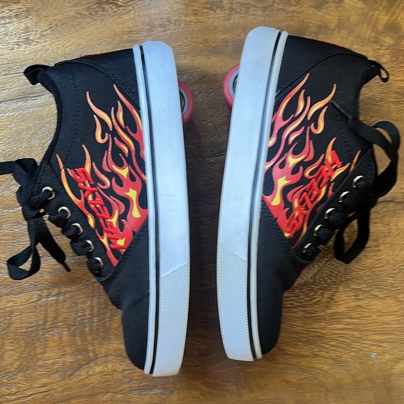 Heelys Pro 20 Skate Shoe - Black Flames Kids' size Youth 3 - Picture 14 of 14